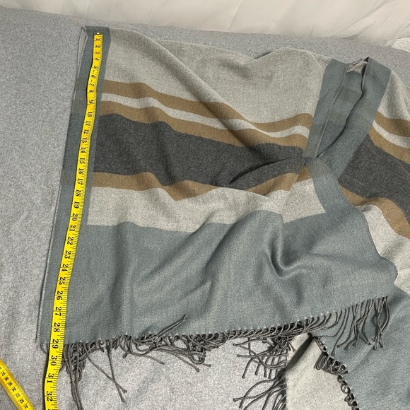 Gray Poncho Wrap Scarf Fringe Cozy Color Block Grandma - Picture 4 of 9